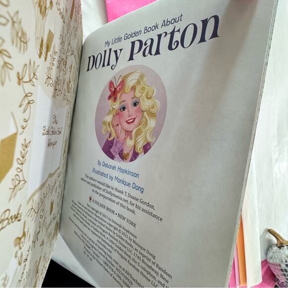 Dolly Parton a Little Golden Book. By Deborah Hopkinson - Picture 4 of 6